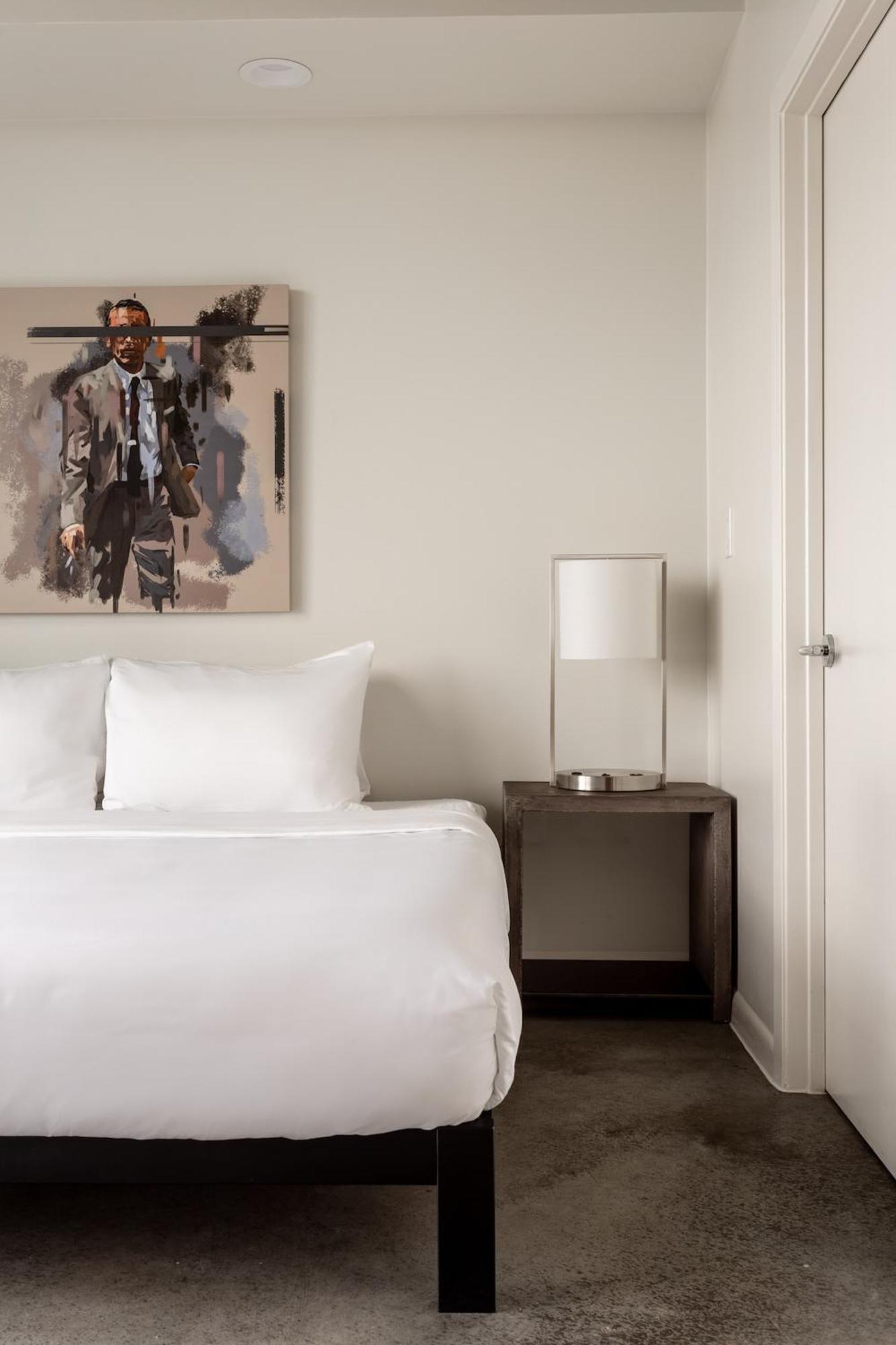 Kasa 2nd Street Apartahotel 4*